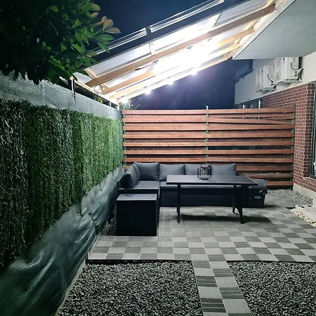 Deea Apartment *